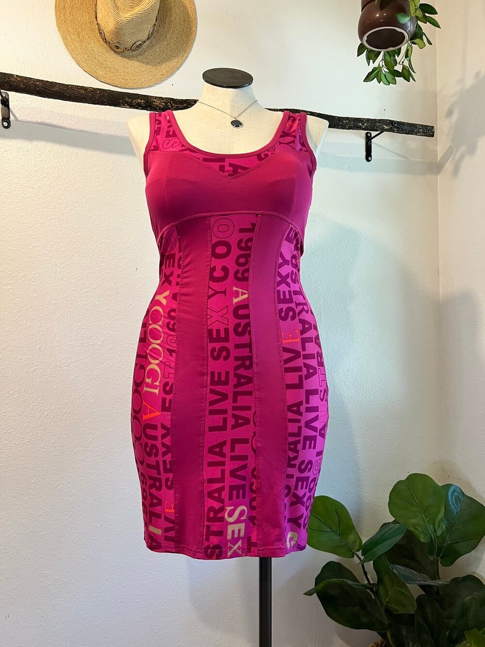 COOGI Y2K Pink Gold Streetwear Word Print Tank Dress Size Large Stretchy